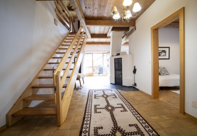 Ferienwohnung in Sent - Chasa Scaletta: Grosse Maisonettewohnung mit viel Charme mitten in Sent Ferienwohnung in Sent - Chasa Scaletta: Grosse Maisonettewohnung mit viel Charme mitten in Sent