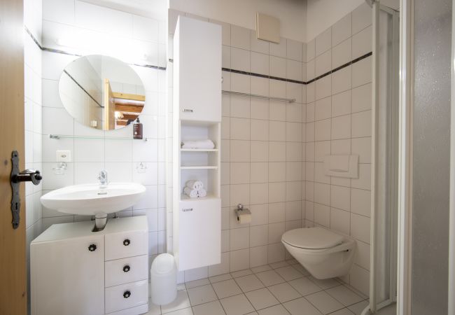 Ferienwohnung in Sent - Chasa Scaletta: Grosse Maisonettewohnung mit viel Charme mitten in Sent Ferienwohnung in Sent - Chasa Scaletta: Grosse Maisonettewohnung mit viel Charme mitten in Sent