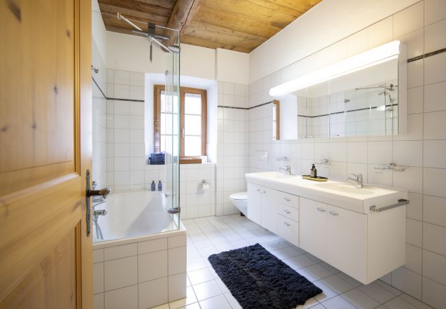 Ferienwohnung in Sent - Chasa Scaletta: Grosse Maisonettewohnung mit viel Charme mitten in Sent Ferienwohnung in Sent - Chasa Scaletta: Grosse Maisonettewohnung mit viel Charme mitten in Sent