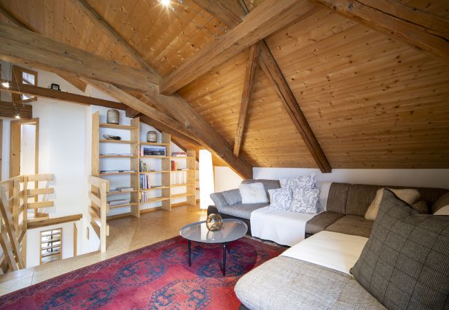Ferienwohnung in Sent - Chasa Scaletta: Grosse Maisonettewohnung mit viel Charme mitten in Sent Ferienwohnung in Sent - Chasa Scaletta: Grosse Maisonettewohnung mit viel Charme mitten in Sent
