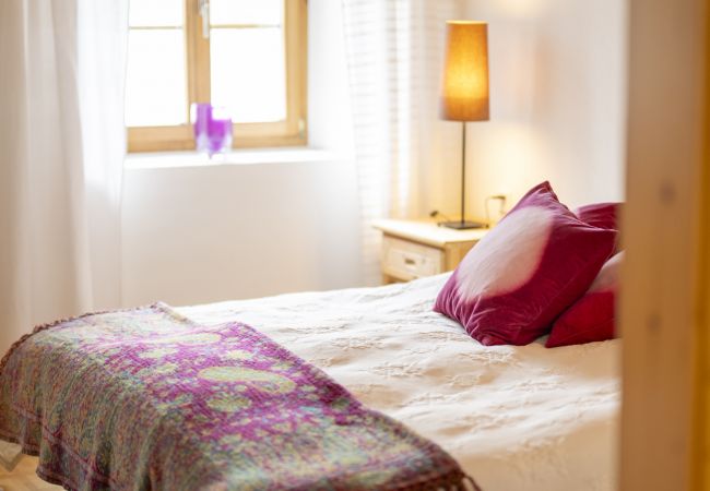Ferienwohnung in Sent - Chasa Scaletta: Grosse Maisonettewohnung mit viel Charme mitten in Sent Ferienwohnung in Sent - Chasa Scaletta: Grosse Maisonettewohnung mit viel Charme mitten in Sent