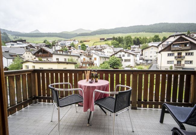 Ferienwohnung in Sent - Chasa Scaletta: Grosse Maisonettewohnung mit viel Charme mitten in Sent Ferienwohnung in Sent - Chasa Scaletta: Grosse Maisonettewohnung mit viel Charme mitten in Sent