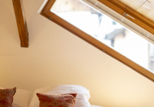 Ferienwohnung in Sent - Chasa Scaletta: Grosse Maisonettewohnung mit viel Charme mitten in Sent Ferienwohnung in Sent - Chasa Scaletta: Grosse Maisonettewohnung mit viel Charme mitten in Sent