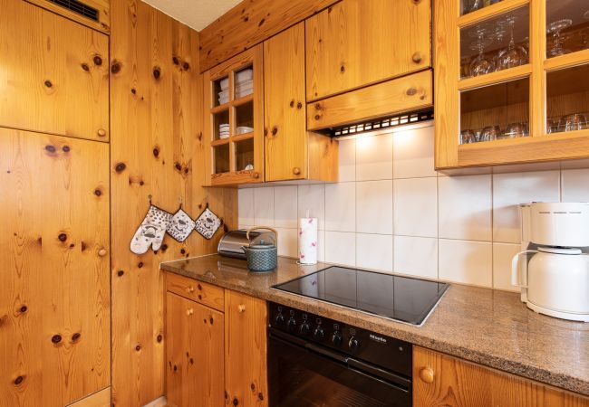 Ferienwohnung in Scuol - Chasa Val 735: Ruhige 3 ½-Zimmerwohnung mit Terrasse und Aussicht auf den Nationalpark Ferienwohnung in Scuol - Chasa Val 735: Ruhige 3 ½-Zimmerwohnung mit Terrasse und Aussicht auf den Nationalpark