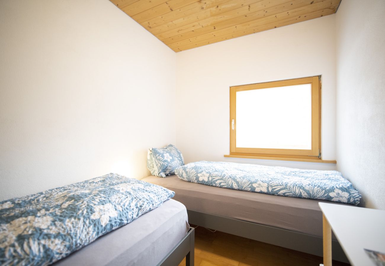Ferienwohnung in Sent - Chasa Chamuotsch: Neue 3,5 Zimmer Ferienwohnung mit Panoramasicht in Sent 