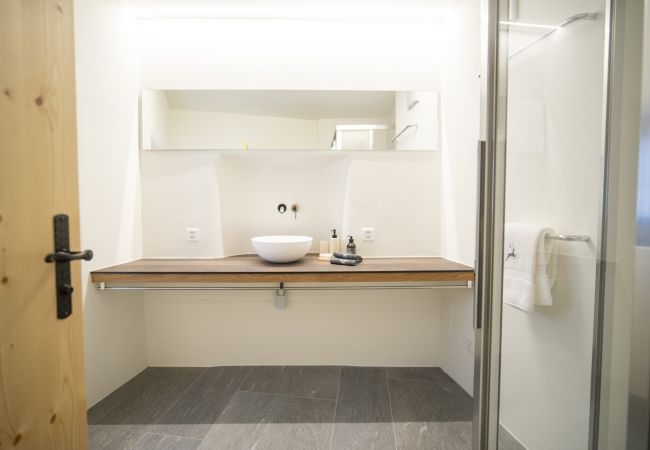 Ferienwohnung in Scuol - Chasa Punt: Aussergewöhnliche 5 ½-Zimmerwohnung im historischen Dorfkern Ferienwohnung in Scuol - Chasa Punt: Aussergewöhnliche 5 ½-Zimmerwohnung im historischen Dorfkern