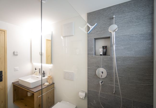 Ferienwohnung in Scuol - Chasa Punt: Aussergewöhnliche 5 ½-Zimmerwohnung im historischen Dorfkern Ferienwohnung in Scuol - Chasa Punt: Aussergewöhnliche 5 ½-Zimmerwohnung im historischen Dorfkern