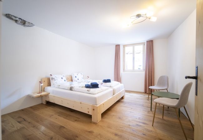 Ferienwohnung in Scuol - Chasa Punt: Aussergewöhnliche 5 ½-Zimmerwohnung im historischen Dorfkern Ferienwohnung in Scuol - Chasa Punt: Aussergewöhnliche 5 ½-Zimmerwohnung im historischen Dorfkern