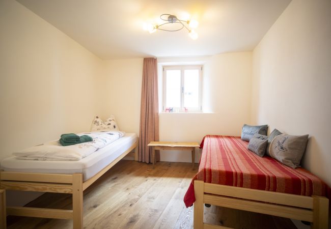 Ferienwohnung in Scuol - Chasa Punt: Aussergewöhnliche 5 ½-Zimmerwohnung im historischen Dorfkern Ferienwohnung in Scuol - Chasa Punt: Aussergewöhnliche 5 ½-Zimmerwohnung im historischen Dorfkern