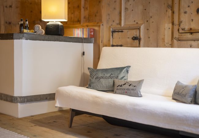 Ferienwohnung in Scuol - Chasa Punt: Aussergewöhnliche 5 ½-Zimmerwohnung im historischen Dorfkern Ferienwohnung in Scuol - Chasa Punt: Aussergewöhnliche 5 ½-Zimmerwohnung im historischen Dorfkern