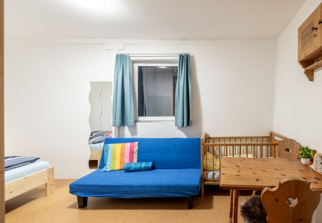Ferienhaus in Scuol - Chasa Mayer: Zentrale 5 ½-Zimmerwohnung im historischen Dorfkern Scuol Sura Ferienhaus in Scuol - Chasa Mayer: Zentrale 5 ½-Zimmerwohnung im historischen Dorfkern Scuol Sura