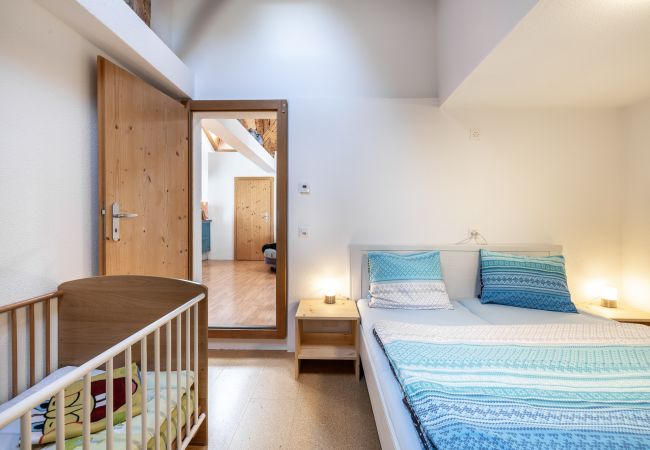 Ferienhaus in Scuol - Chasa Mayer: Zentrale 5 ½-Zimmerwohnung im historischen Dorfkern Scuol Sura Ferienhaus in Scuol - Chasa Mayer: Zentrale 5 ½-Zimmerwohnung im historischen Dorfkern Scuol Sura