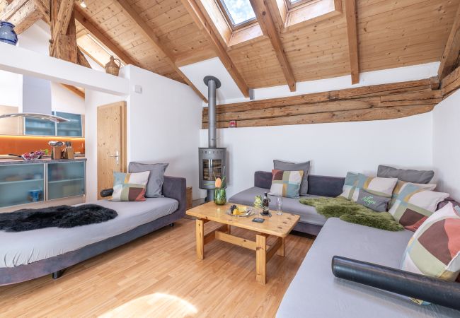 Ferienhaus in Scuol - Chasa Mayer: Zentrale 5 ½-Zimmerwohnung im historischen Dorfkern Scuol Sura Ferienhaus in Scuol - Chasa Mayer: Zentrale 5 ½-Zimmerwohnung im historischen Dorfkern Scuol Sura