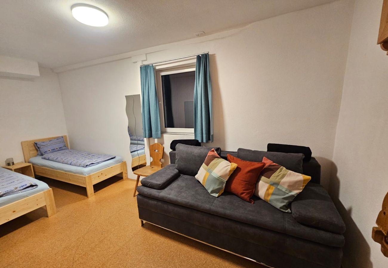 Ferienhaus in Scuol - Chasa Mayer: Zentrale 5 ½-Zimmerwohnung im historischen Dorfkern Scuol Sura