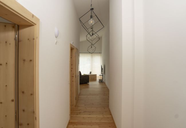 Ferienwohnung in Müstair - Chasa Helvetia Trai: Neu gebaute 3,5 Zimmer Ferienwohnung mit exklusivem Hotelservice Ferienwohnung in Müstair - Chasa Helvetia Trai: Neu gebaute 3,5 Zimmer Ferienwohnung mit exklusivem Hotelservice