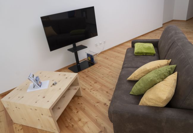 Ferienwohnung in Müstair - Chasa Helvetia Trai: Neu gebaute 3,5 Zimmer Ferienwohnung mit exklusivem Hotelservice Ferienwohnung in Müstair - Chasa Helvetia Trai: Neu gebaute 3,5 Zimmer Ferienwohnung mit exklusivem Hotelservice