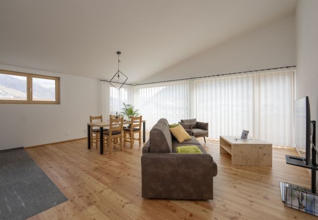 Ferienwohnung in Müstair - Chasa Helvetia Trai: Neu gebaute 3,5 Zimmer Ferienwohnung mit exklusivem Hotelservice Ferienwohnung in Müstair - Chasa Helvetia Trai: Neu gebaute 3,5 Zimmer Ferienwohnung mit exklusivem Hotelservice