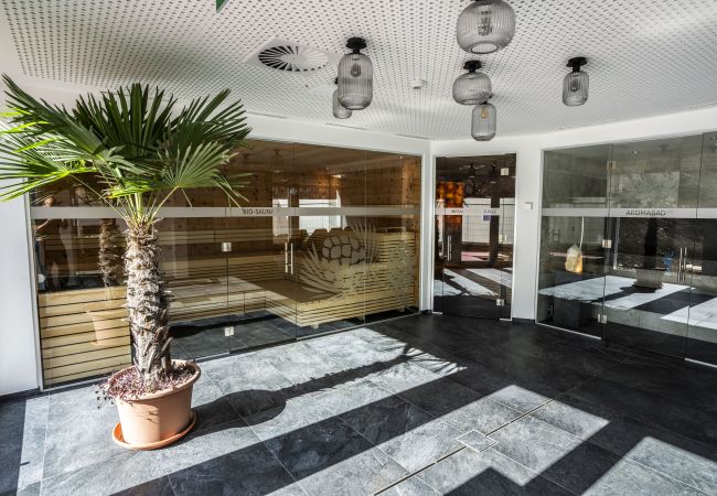 Studio in Müstair - Chasa Helvetia Studio: Entspannen und geniessen im neuen Studio mit exklusivem Hotelservice Studio in Müstair - Chasa Helvetia Studio: Entspannen und geniessen im neuen Studio mit exklusivem Hotelservice