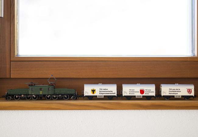 Ferienwohnung in Guarda - Chasa Arpiglia: Moderne 2.5-Zimmer-Wohnung auf der Sonnenterrasse in Guarda Ferienwohnung in Guarda - Chasa Arpiglia: Moderne 2.5-Zimmer-Wohnung auf der Sonnenterrasse in Guarda