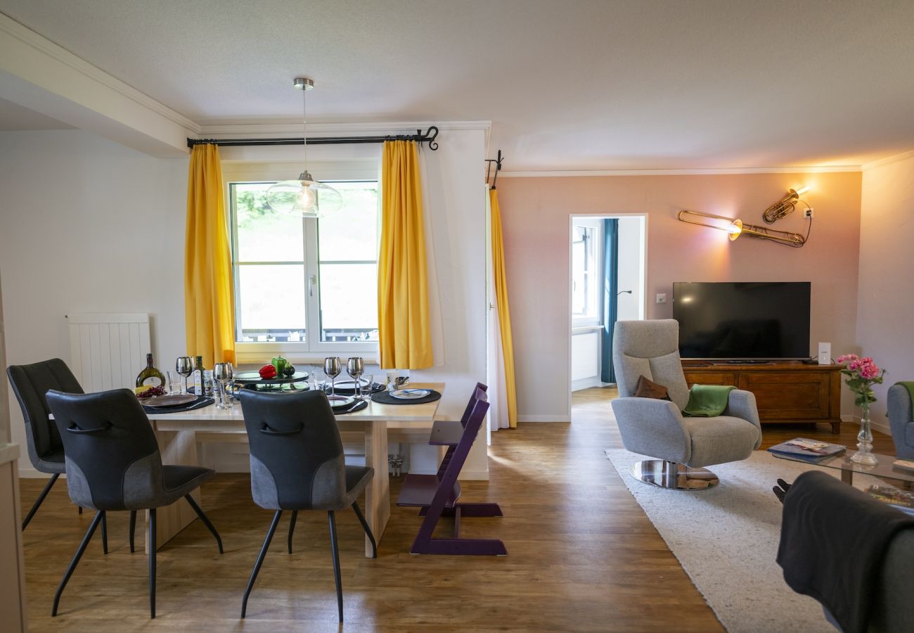 Ferienwohnung in Vulpera - Chasa Valbernard: Hochwertig renovierte 4½-Zimmerwohnung gleich beim Golfplatz