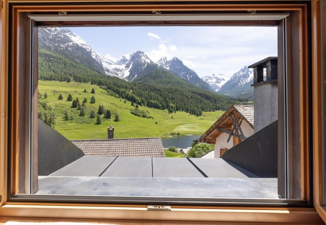 Ferienwohnung in Tarasp - Suot Chastè Tarasp - Authentisches Engadiner Haus mit 6.5-Zimmer am Fusse des Schloss Tarasp Ferienwohnung in Tarasp - Suot Chastè Tarasp - Authentisches Engadiner Haus mit 6.5-Zimmer am Fusse des Schloss Tarasp