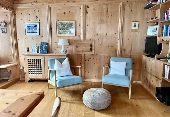 Ferienwohnung in Tarasp - Suot Chastè Tarasp - Authentisches Engadiner Haus mit 6.5-Zimmer am Fusse des Schloss Tarasp Ferienwohnung in Tarasp - Suot Chastè Tarasp - Authentisches Engadiner Haus mit 6.5-Zimmer am Fusse des Schloss Tarasp