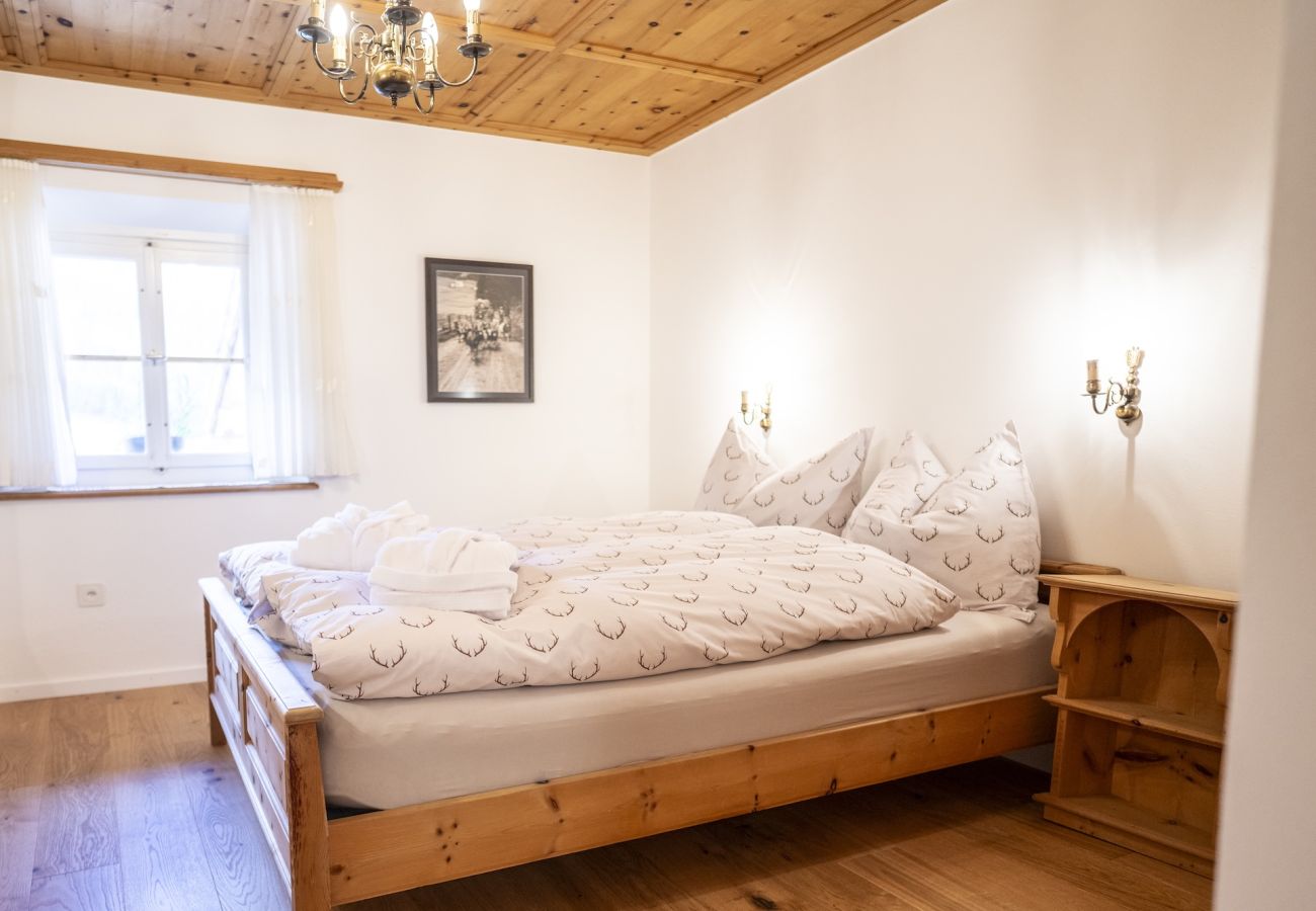 Ferienwohnung in Tarasp - Suot Chastè Tarasp - Authentisches Engadiner Haus mit 6.5-Zimmer am Fusse des Schloss Tarasp