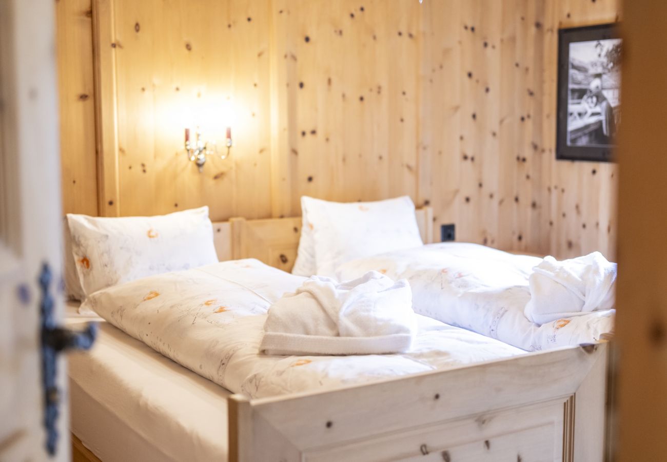 Ferienwohnung in Tarasp - Suot Chastè Tarasp - Authentisches Engadiner Haus mit 6.5-Zimmer am Fusse des Schloss Tarasp