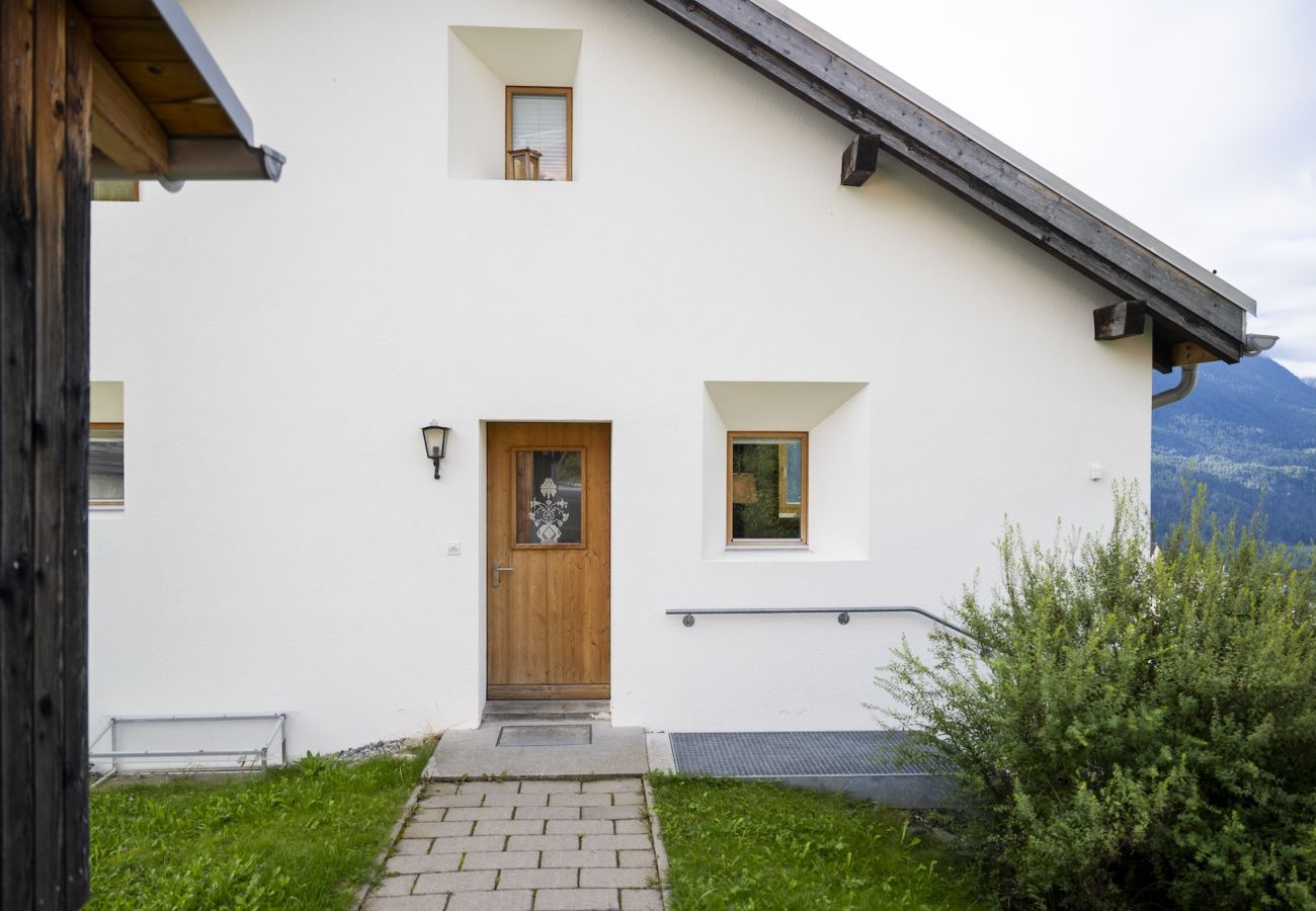 Ferienwohnung in Sent - CHASA ARQUINT OG - Ideal gelegene, gemütliche 3 Zimmerwohnung mit Aussicht im Sent