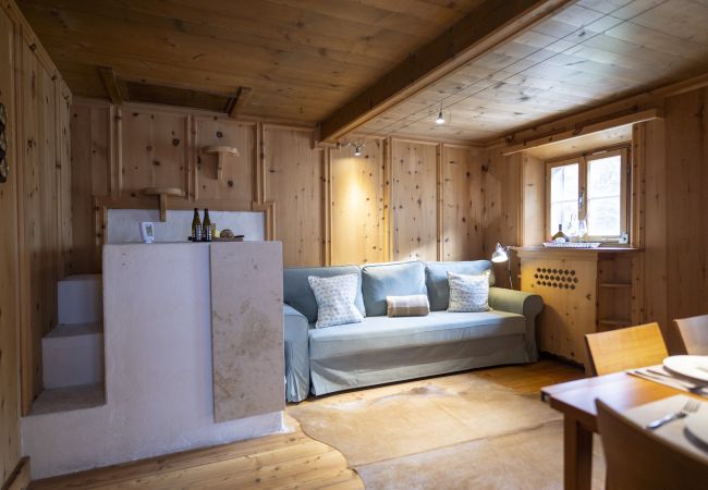  in Scuol - San Geer Sains: Charmantes 5.5-Zimmer-Haus im alten Dorfteil von Scuol