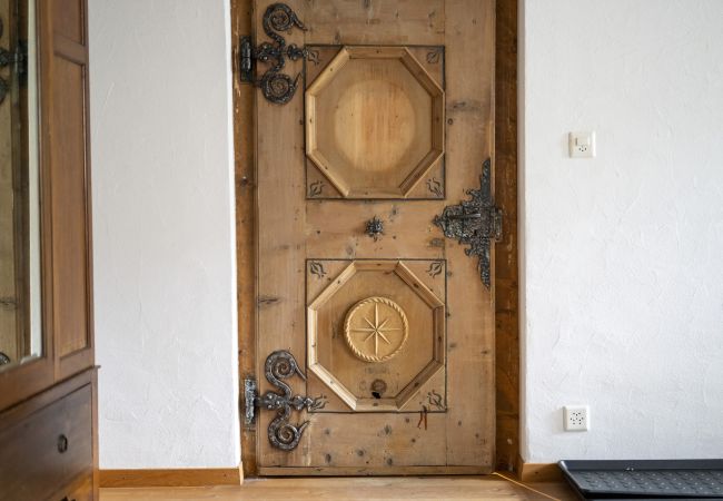 Ferienhaus in Scuol - San Geer Sains: Charmantes 5.5-Zimmer-Haus im alten Dorfteil von Scuol Ferienhaus in Scuol - San Geer Sains: Charmantes 5.5-Zimmer-Haus im alten Dorfteil von Scuol