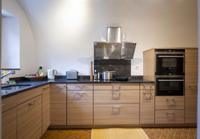 Ferienhaus in Scuol - San Geer Sains: Charmantes 5.5-Zimmer-Haus im alten Dorfteil von Scuol Ferienhaus in Scuol - San Geer Sains: Charmantes 5.5-Zimmer-Haus im alten Dorfteil von Scuol