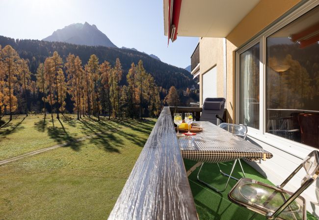 Ferienwohnung in Scuol - Brentschpark Nr. 73: Grosszügige und helle 3.5-Zimmerwohnung im ruhig gelegenem Brentschpark Ferienwohnung in Scuol - Brentschpark Nr. 73: Grosszügige und helle 3.5-Zimmerwohnung im ruhig gelegenem Brentschpark