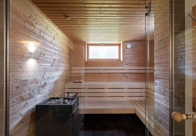 Ferienwohnung in Scuol - Brentschpark Nr. 73: Grosszügige und helle 3.5-Zimmerwohnung im ruhig gelegenem Brentschpark Ferienwohnung in Scuol - Brentschpark Nr. 73: Grosszügige und helle 3.5-Zimmerwohnung im ruhig gelegenem Brentschpark