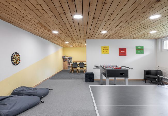 Ferienwohnung in Scuol - Brentschpark Nr. 73: Grosszügige und helle 3.5-Zimmerwohnung im ruhig gelegenem Brentschpark Ferienwohnung in Scuol - Brentschpark Nr. 73: Grosszügige und helle 3.5-Zimmerwohnung im ruhig gelegenem Brentschpark