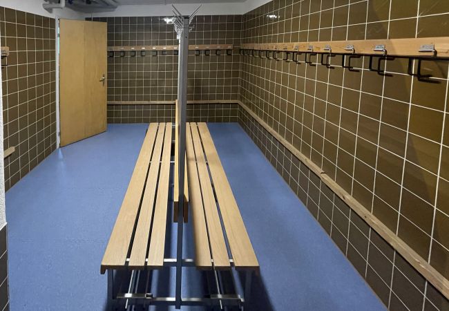 Ferienwohnung in Scuol - Brentschpark Nr. 73: Grosszügige und helle 3.5-Zimmerwohnung im ruhig gelegenem Brentschpark Ferienwohnung in Scuol - Brentschpark Nr. 73: Grosszügige und helle 3.5-Zimmerwohnung im ruhig gelegenem Brentschpark