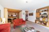 Ferienwohnung in Scuol - Brentschpark Nr. 73: Grosszügige und helle 3.5-Zimmerwohnung im ruhig gelegenem Brentschpark Ferienwohnung in Scuol - Brentschpark Nr. 73: Grosszügige und helle 3.5-Zimmerwohnung im ruhig gelegenem Brentschpark