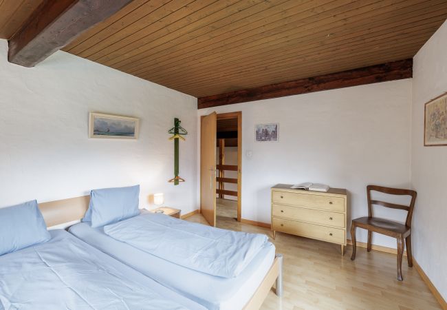 Ferienwohnung in Vnà - Chasa Moffa: Grosszügige 5.5-Zimmer Wohnung in Vnà mit Panoramaaussicht und eigener Sauna Ferienwohnung in Vnà - Chasa Moffa: Grosszügige 5.5-Zimmer Wohnung in Vnà mit Panoramaaussicht und eigener Sauna
