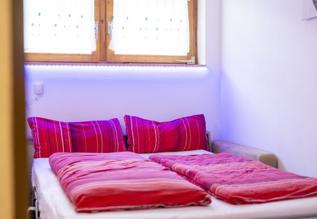 Ferienwohnung in Scuol - Chasa Serras Reitberger: 3.5-Zimmerwohnung bei Loipe & Skibushaltestelle Ferienwohnung in Scuol - Chasa Serras Reitberger: 3.5-Zimmerwohnung bei Loipe & Skibushaltestelle