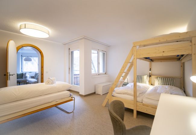 Ferienwohnung in Scuol - Chasa Serras - Abderhalden: Ideal gelegene, gemütliche 3.5 Zimmerwohnung Ferienwohnung in Scuol - Chasa Serras - Abderhalden: Ideal gelegene, gemütliche 3.5 Zimmerwohnung