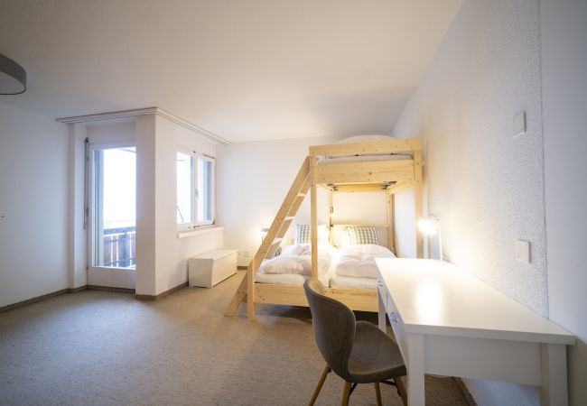 Ferienwohnung in Scuol - Chasa Serras - Abderhalden: Ideal gelegene, gemütliche 3.5 Zimmerwohnung Ferienwohnung in Scuol - Chasa Serras - Abderhalden: Ideal gelegene, gemütliche 3.5 Zimmerwohnung