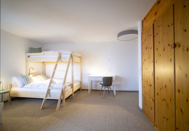 Ferienwohnung in Scuol - Chasa Serras - Abderhalden: Ideal gelegene, gemütliche 3.5 Zimmerwohnung Ferienwohnung in Scuol - Chasa Serras - Abderhalden: Ideal gelegene, gemütliche 3.5 Zimmerwohnung