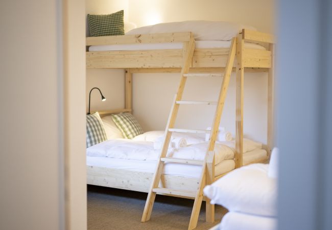 Ferienwohnung in Scuol - Chasa Serras - Abderhalden: Ideal gelegene, gemütliche 3.5 Zimmerwohnung Ferienwohnung in Scuol - Chasa Serras - Abderhalden: Ideal gelegene, gemütliche 3.5 Zimmerwohnung
