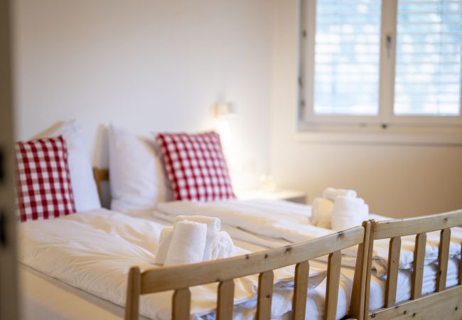 Ferienwohnung in Scuol - Chasa Serras - Abderhalden: Ideal gelegene, gemütliche 3.5 Zimmerwohnung Ferienwohnung in Scuol - Chasa Serras - Abderhalden: Ideal gelegene, gemütliche 3.5 Zimmerwohnung