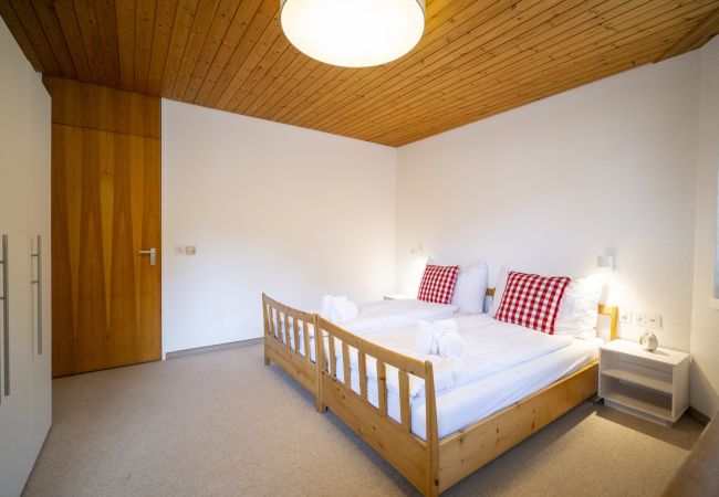 Ferienwohnung in Scuol - Chasa Serras - Abderhalden: Ideal gelegene, gemütliche 3.5 Zimmerwohnung Ferienwohnung in Scuol - Chasa Serras - Abderhalden: Ideal gelegene, gemütliche 3.5 Zimmerwohnung