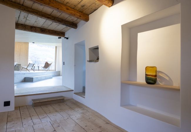 Ferienwohnung in Tarasp - Chasa Chaposch – Tradition trifft Komfort in einem exklusiv renovierten Engadinerhaus Ferienwohnung in Tarasp - Chasa Chaposch – Tradition trifft Komfort in einem exklusiv renovierten Engadinerhaus