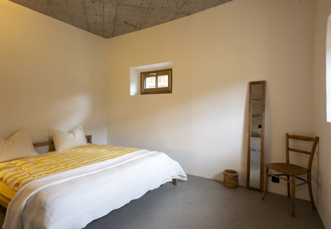 Ferienwohnung in Tarasp - Chasa Chaposch – Tradition trifft Komfort in einem exklusiv renovierten Engadinerhaus Ferienwohnung in Tarasp - Chasa Chaposch – Tradition trifft Komfort in einem exklusiv renovierten Engadinerhaus