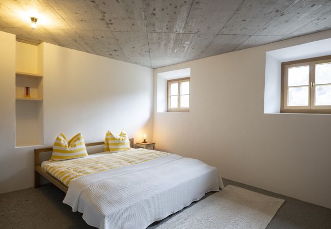 Ferienwohnung in Tarasp - Chasa Chaposch – Tradition trifft Komfort in einem exklusiv renovierten Engadinerhaus Ferienwohnung in Tarasp - Chasa Chaposch – Tradition trifft Komfort in einem exklusiv renovierten Engadinerhaus