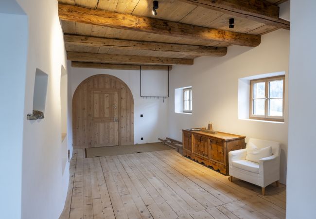 Ferienwohnung in Tarasp - Chasa Chaposch – Tradition trifft Komfort in einem exklusiv renovierten Engadinerhaus Ferienwohnung in Tarasp - Chasa Chaposch – Tradition trifft Komfort in einem exklusiv renovierten Engadinerhaus
