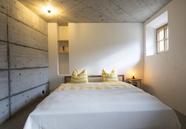 Ferienwohnung in Tarasp - Chasa Chaposch – Tradition trifft Komfort in einem exklusiv renovierten Engadinerhaus Ferienwohnung in Tarasp - Chasa Chaposch – Tradition trifft Komfort in einem exklusiv renovierten Engadinerhaus